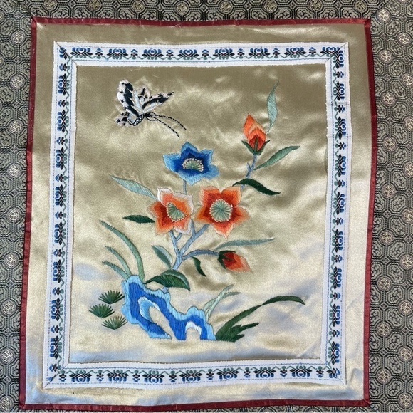 Vintage Chinese silk embroidered pieces or silk napkins (5 pieces) - Picture 8 of 16